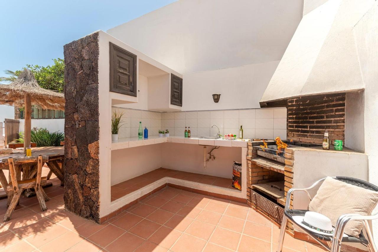 Villa Nikki By Villa Plus Puerto del Carmen  Exteriör bild